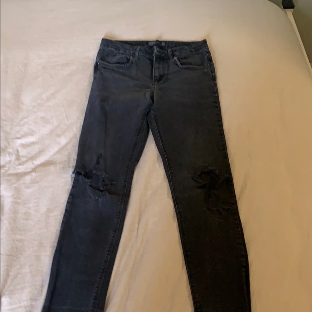 ZARA blacked ripped jeans